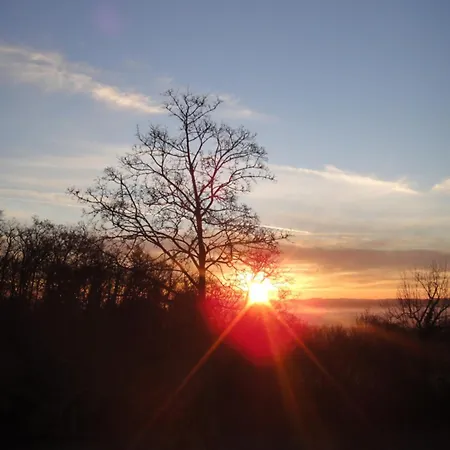 Chateau De Bellevue Et Avec Piscine Saisonal Chauffée Et Partout Climatisées Bed and breakfast