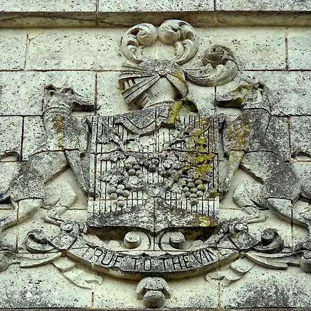 Chateau De Bellevue Et Avec Piscine Saisonal Chauffée Et Partout Climatisées Bed and breakfast