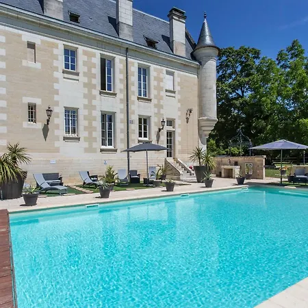 Chateau De Bellevue Et Avec Piscine Saisonal Chauffee Et Partout Climatisees Couette-café 4*