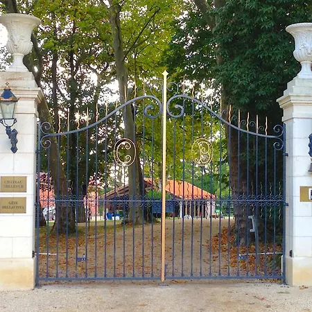 Chateau De Bellevue Et Avec Piscine Saisonal Chauffee Et Partout Climatisees