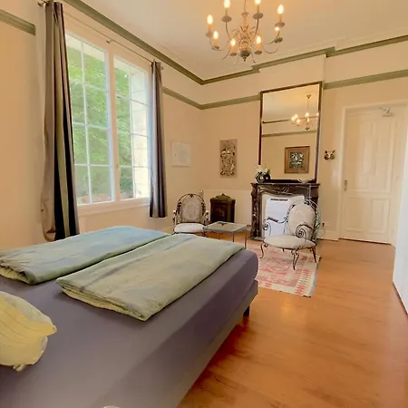 Couette-café Chateau De Bellevue Et Avec Piscine Saisonal Chauffee Et Partout Climatisees Saint-Avit (Charente)