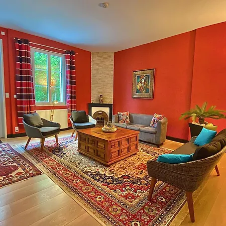 Chateau De Bellevue Et Avec Piscine Saisonal Chauffée Et Partout Climatisées Bed and breakfast