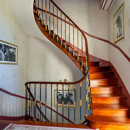 Chateau De Bellevue Et Avec Piscine Saisonal Chauffee Et Partout Climatisees 4*