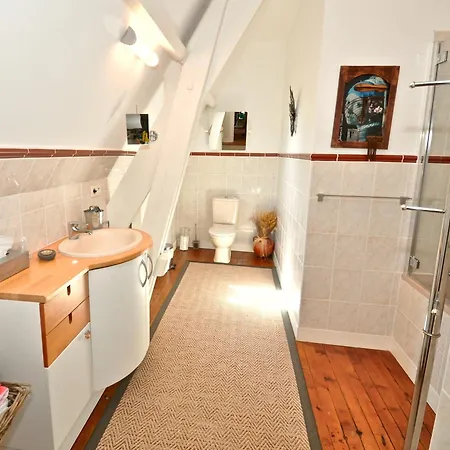 Chateau De Bellevue Et Avec Piscine Saisonal Chauffee Et Partout Climatisees Bed & Breakfast