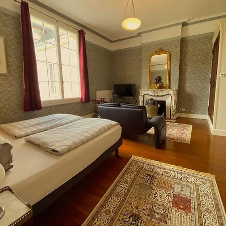 Chateau De Bellevue Et Avec Piscine Saisonal Chauffee Et Partout Climatisees 4*