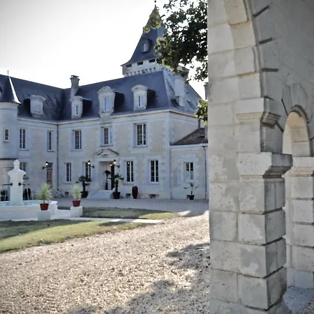 Chateau De Bellevue Et Avec Piscine Saisonal Chauffee Et Partout Climatisees Bed & Breakfast Saint-Avit (Charente)