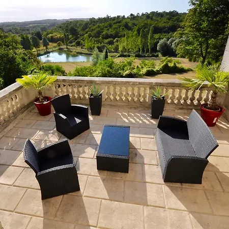 Chateau De Bellevue Et Avec Piscine Saisonal Chauffee Et Partout Climatisees 4*